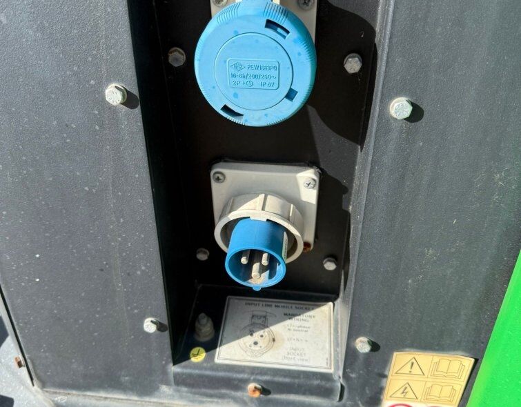 GENERAC MOBILE V20 LIGHTING TOWER